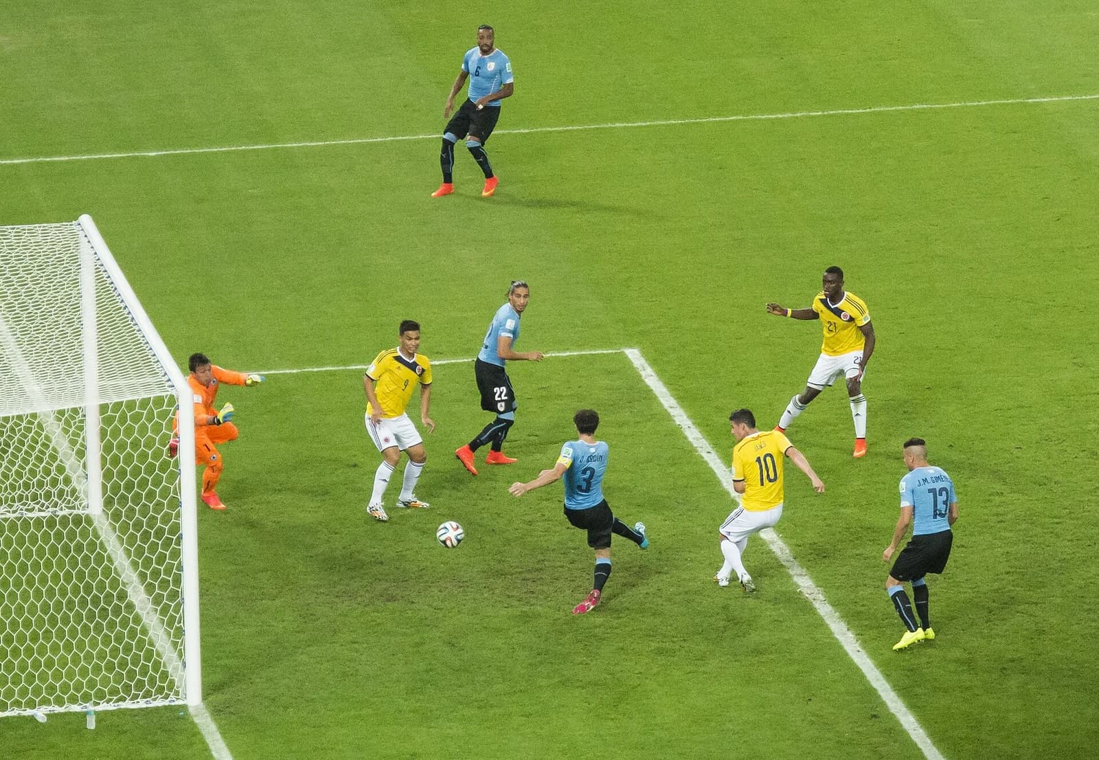 James Rodríguez'in göğüs-vole golü