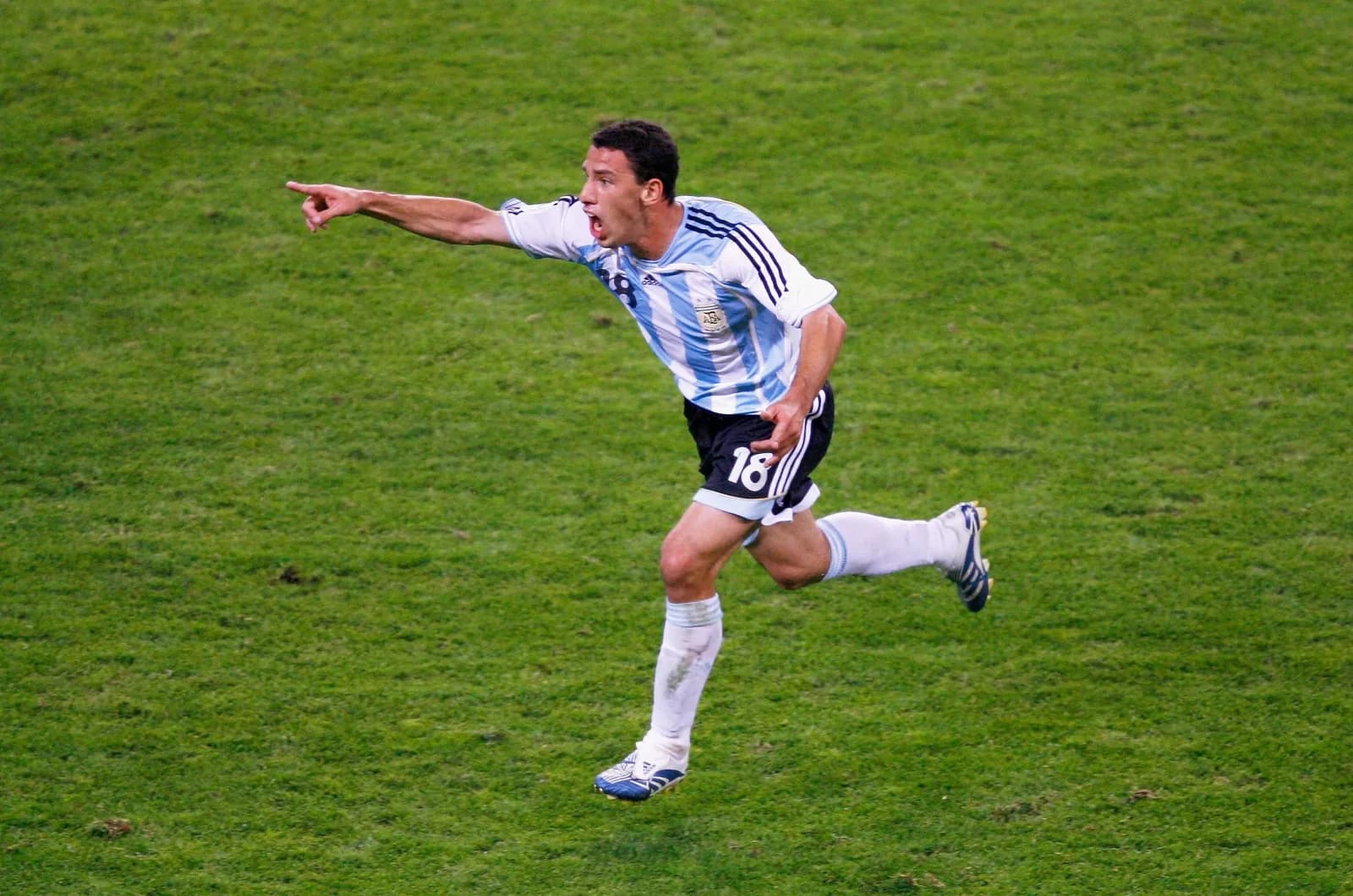 Maxi Rodríguez'in göğüs-vole golü